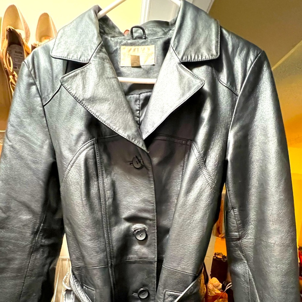 Trench coat style genuine leather jacket